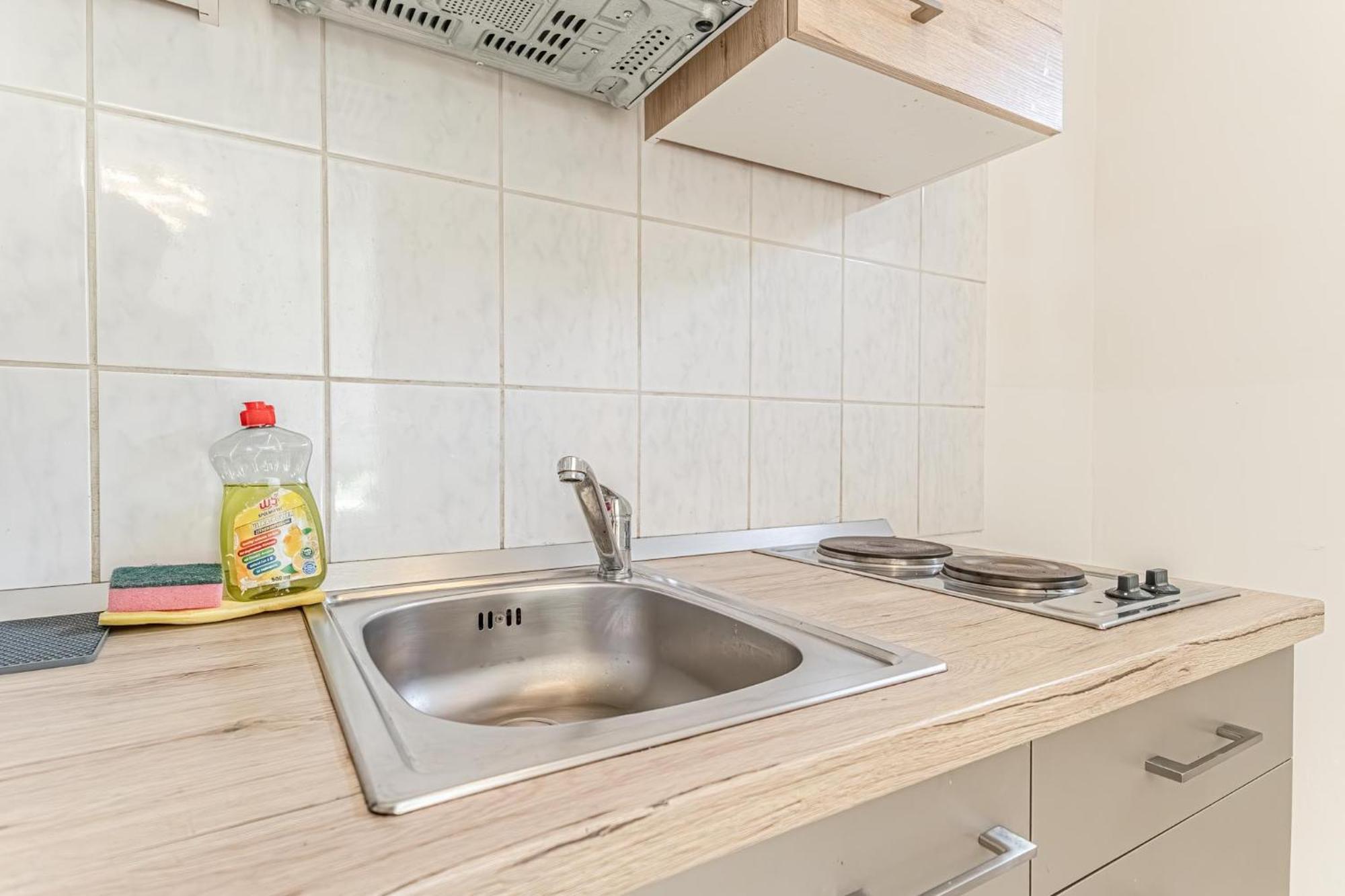 City Vibes: 1Br Apt, 10 Min To Westbahnhof Vienna Exterior photo